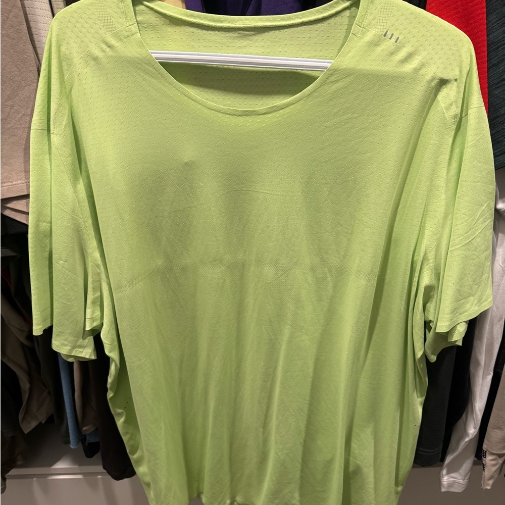 Lime Green Men’s lululemon t-shirt